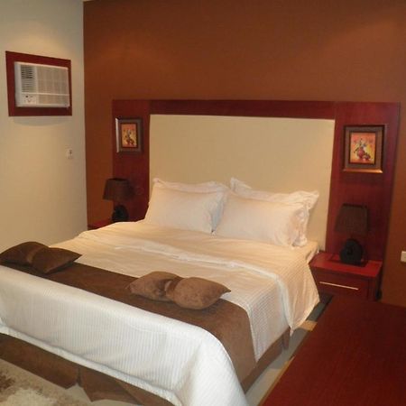Al Muhaidb Al Nadwa Riyadh Exterior photo